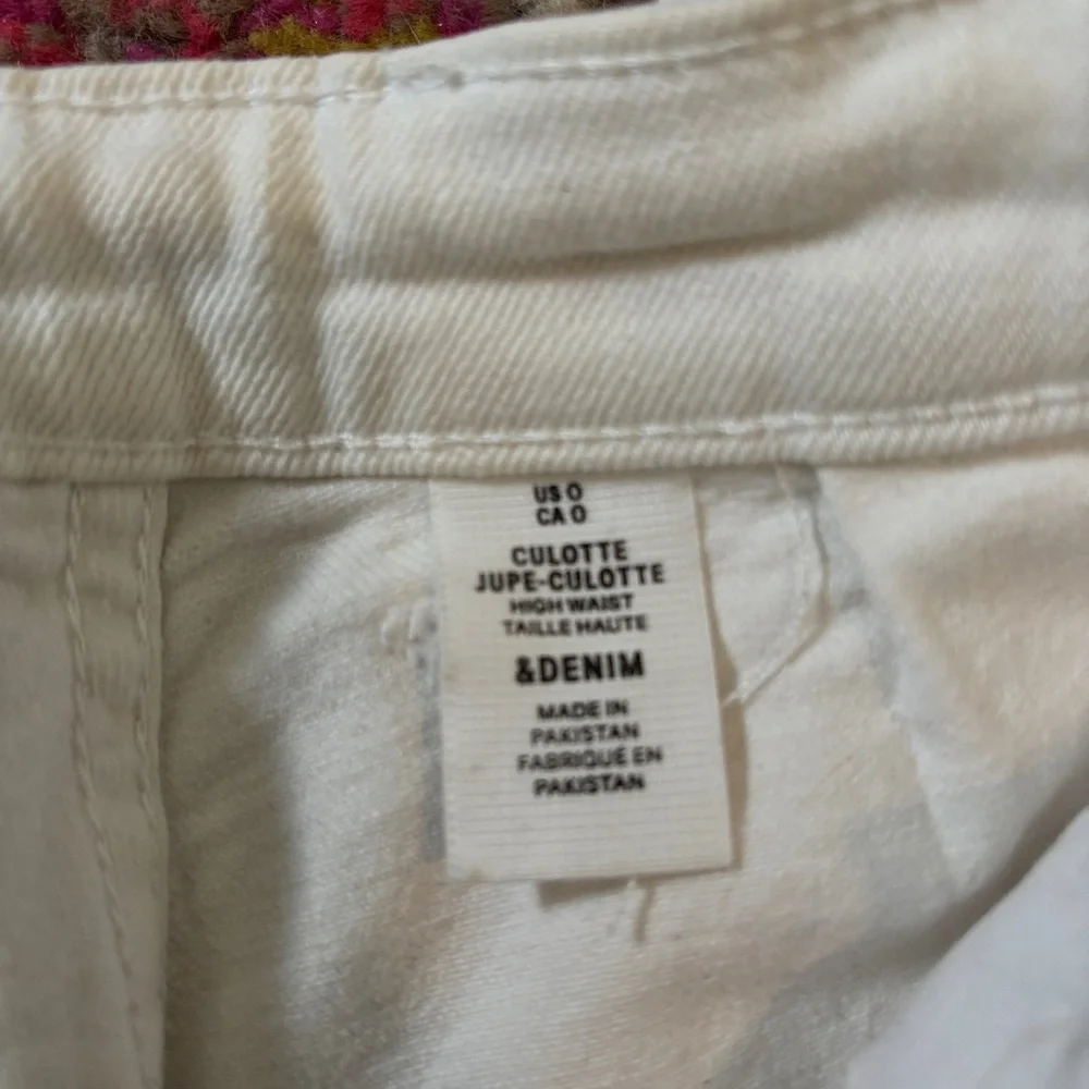 H&M • White wide-leg cropped culotte jeans - Picture 8 of 15
